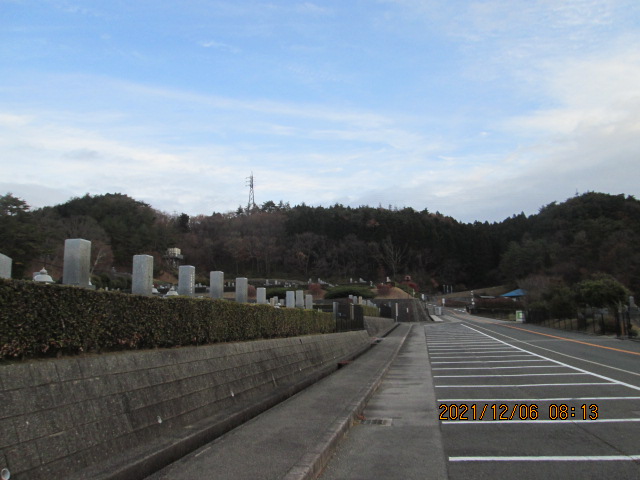 バス通り（北東方向）北口バス停風景