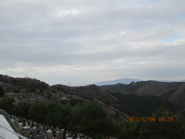 8区4/5番墓所枝道から（南西向き）風景