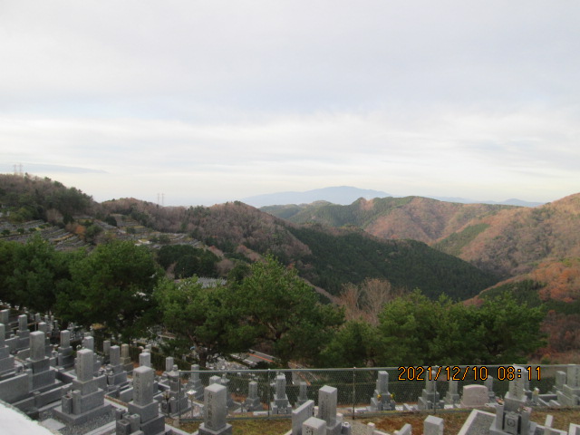 8区4/5番墓所枝道から（南西方向）