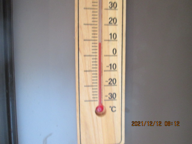 北口寒暖計　気温8度