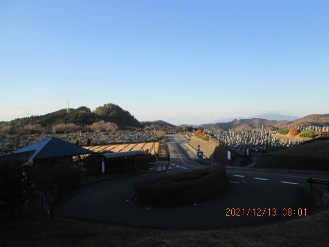 霊園北入り口から風景　