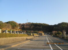 バス通り’（北東向き）北口バス停方向