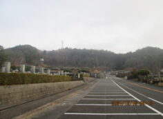 バス通り（北東向き）北口バス停方向