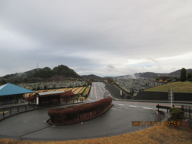 霊園北入り口から風景　