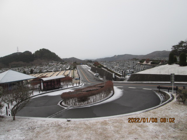 霊園北入り口から風景　小雪