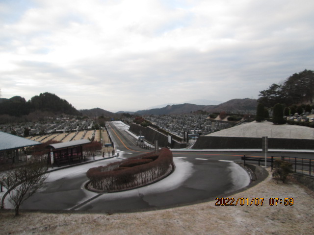 霊園北入り口から風景　気温0度