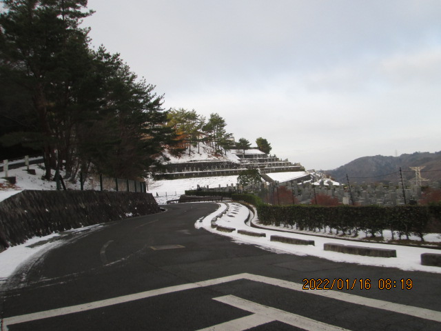 8区7番墓所から階段墓所風景