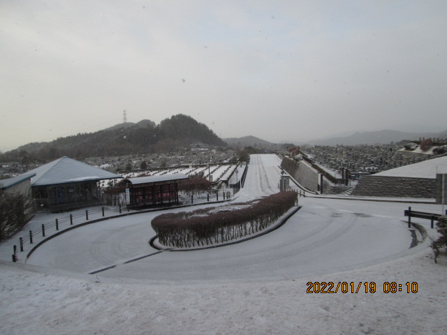 霊園北入り口から風景　