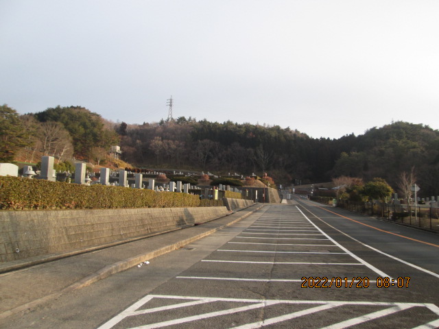 バス通り’（北東向き）北口バス停方向