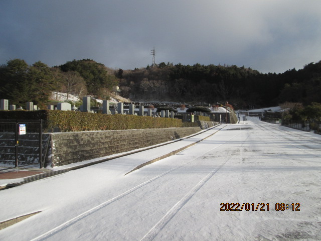 バス通り’（北東向き）北口バス停方向