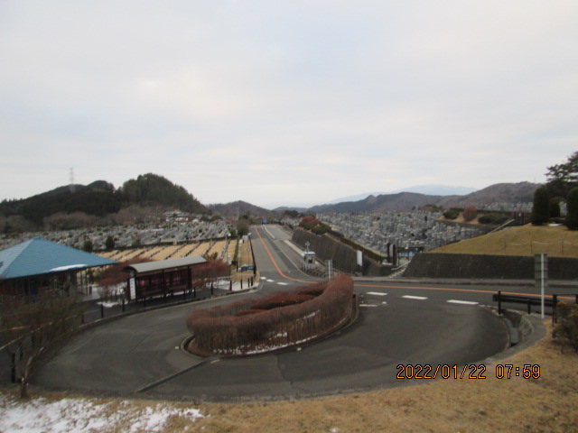 霊園北入り口から風景　