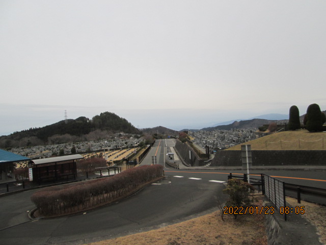 霊園北入り口から風景　