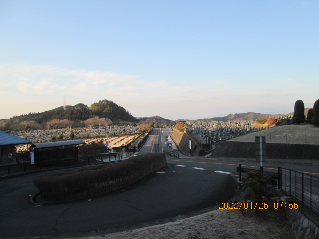 霊園北入り口から風景　