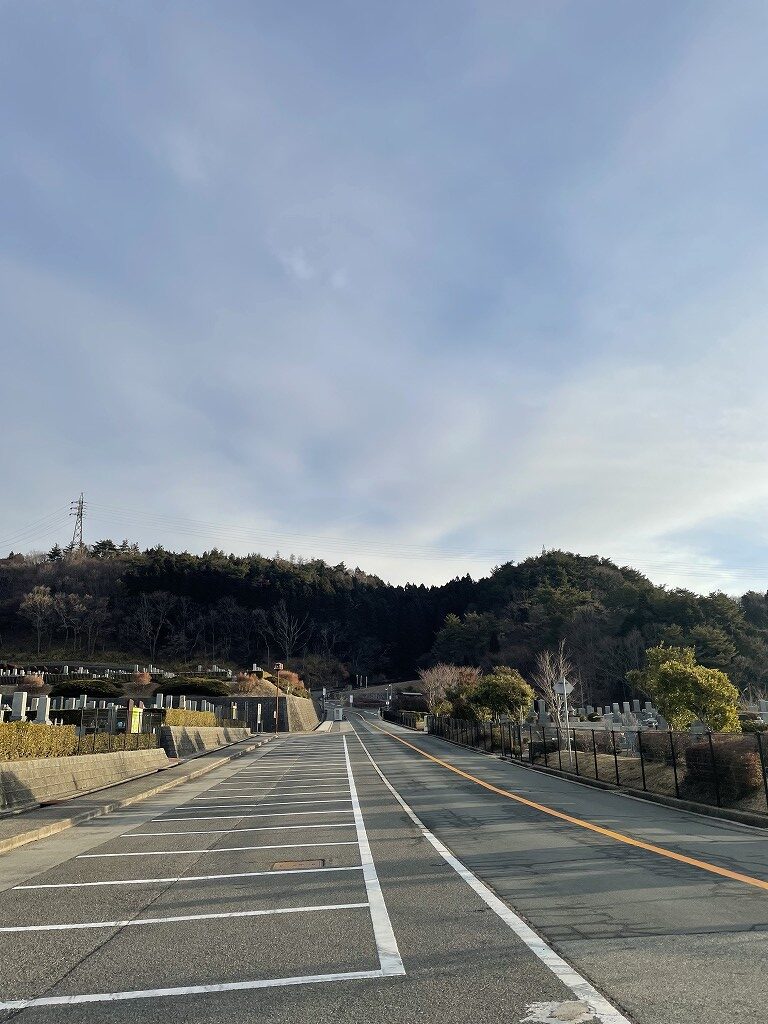 バス通り（北東向）北口バス停方向