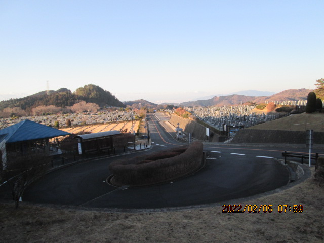 霊園北入り口から風景　