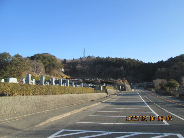 バス通り（北東向き）北口バス停方向