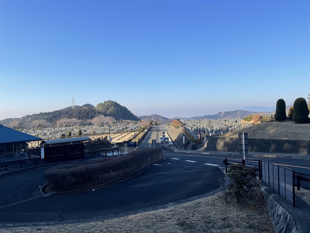 霊園北入り口から風景　