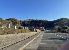 バス通り（北東方向）北口バス停風景