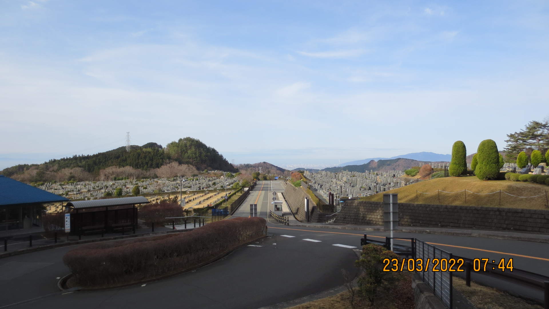 霊園北入り口から風景　