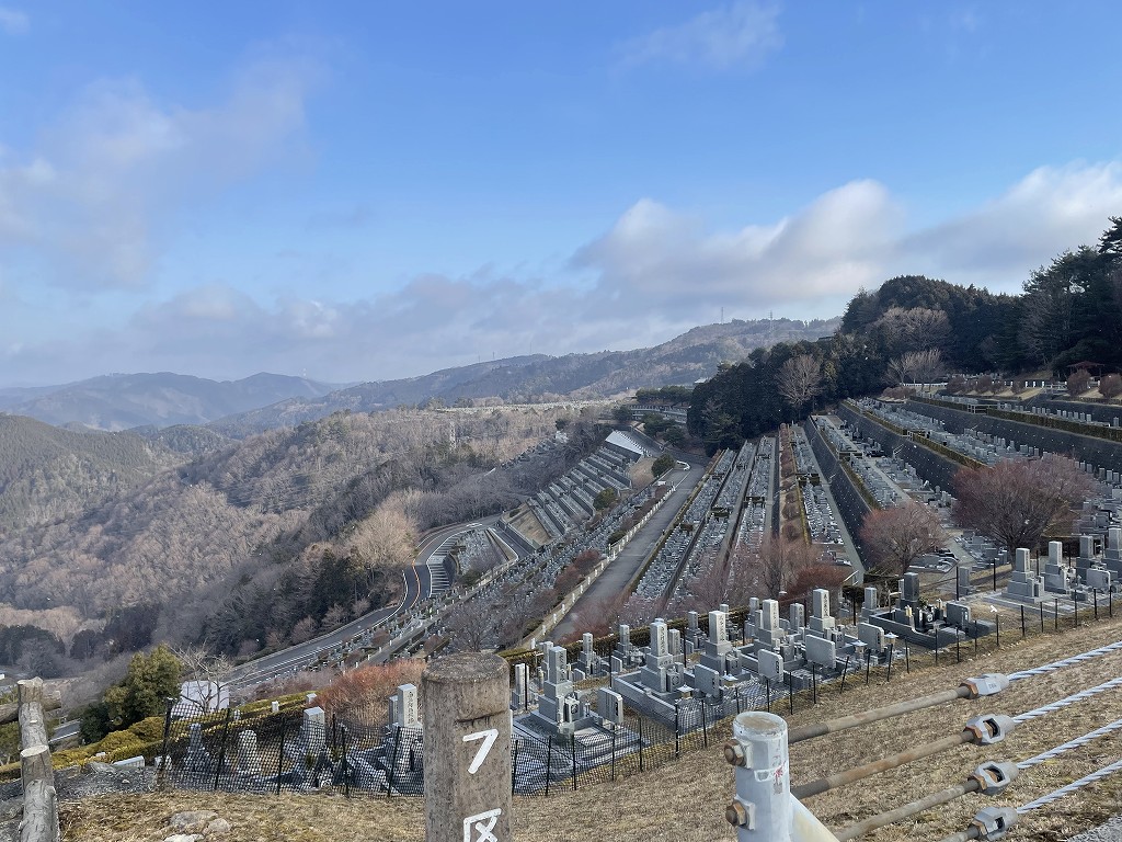 7区3番墓所上段駐車場から風景