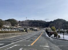 バス通り（北東方向）北口バス停風景