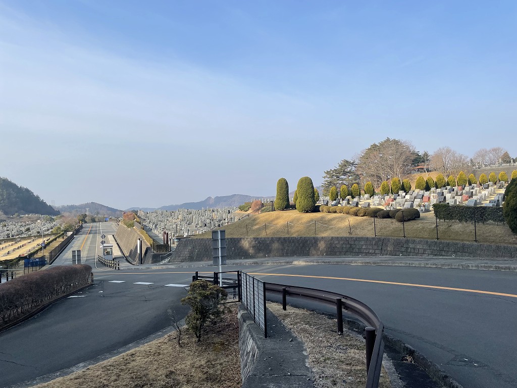 霊園北入り口から風景　