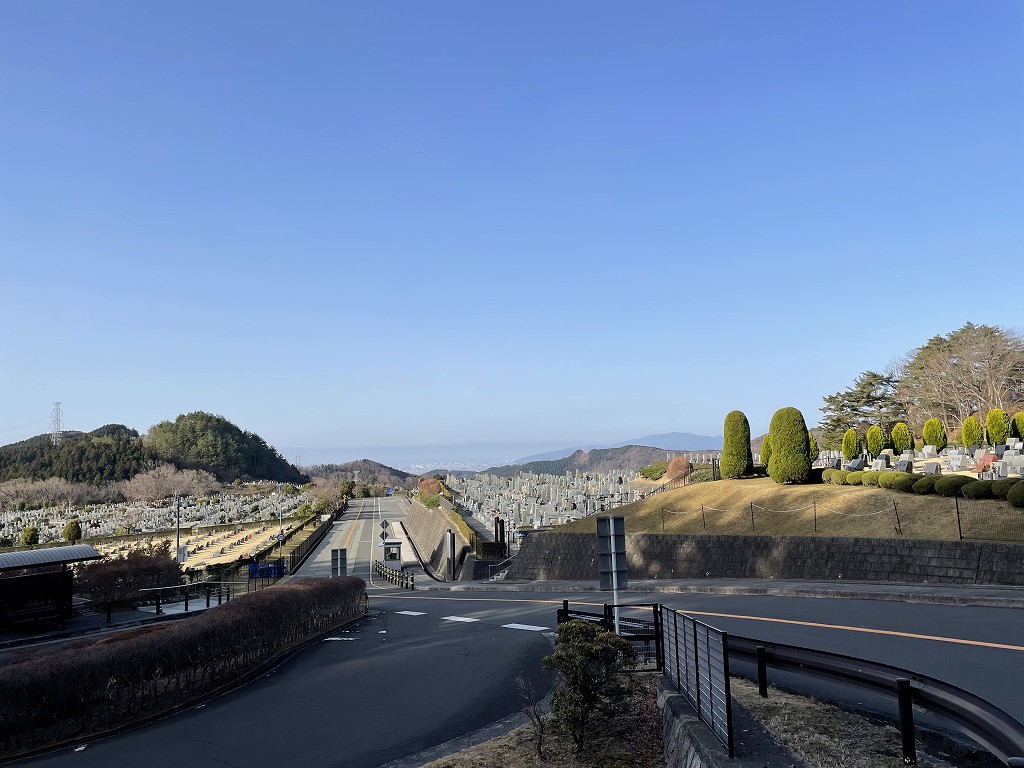 霊園北入り口から風景　