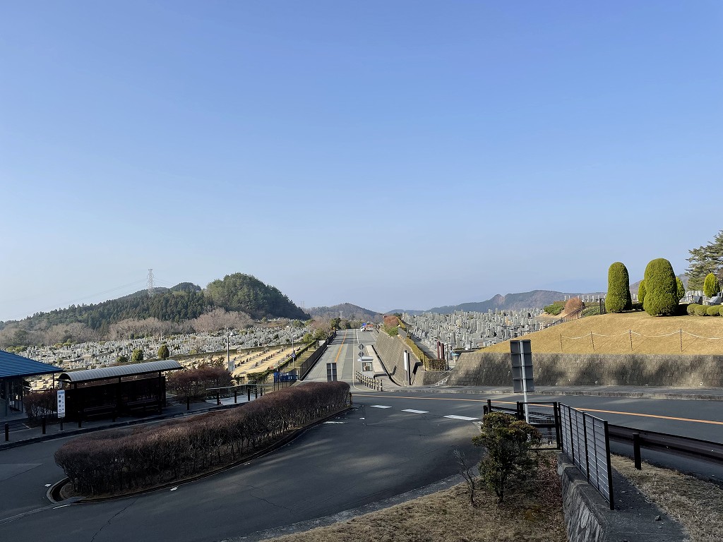 霊園北入り口から風景　