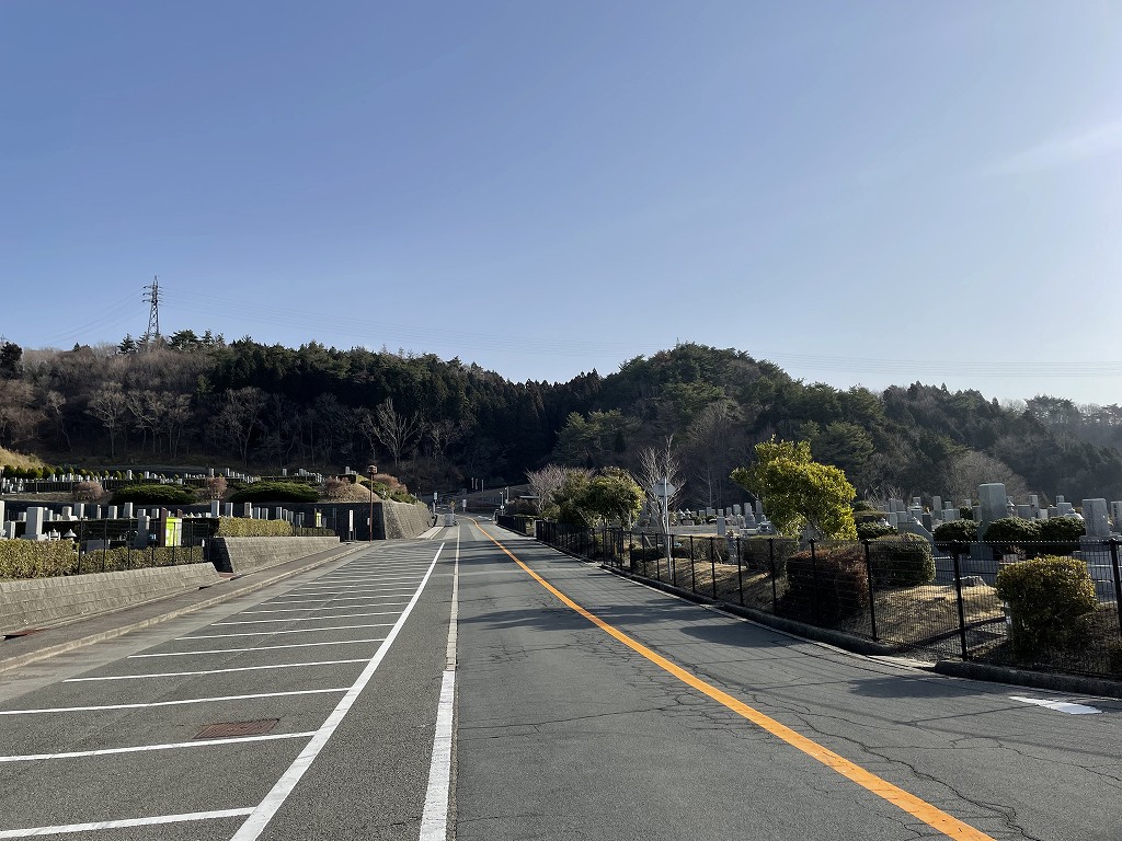 バス通り（北東方向）北口バス停方面