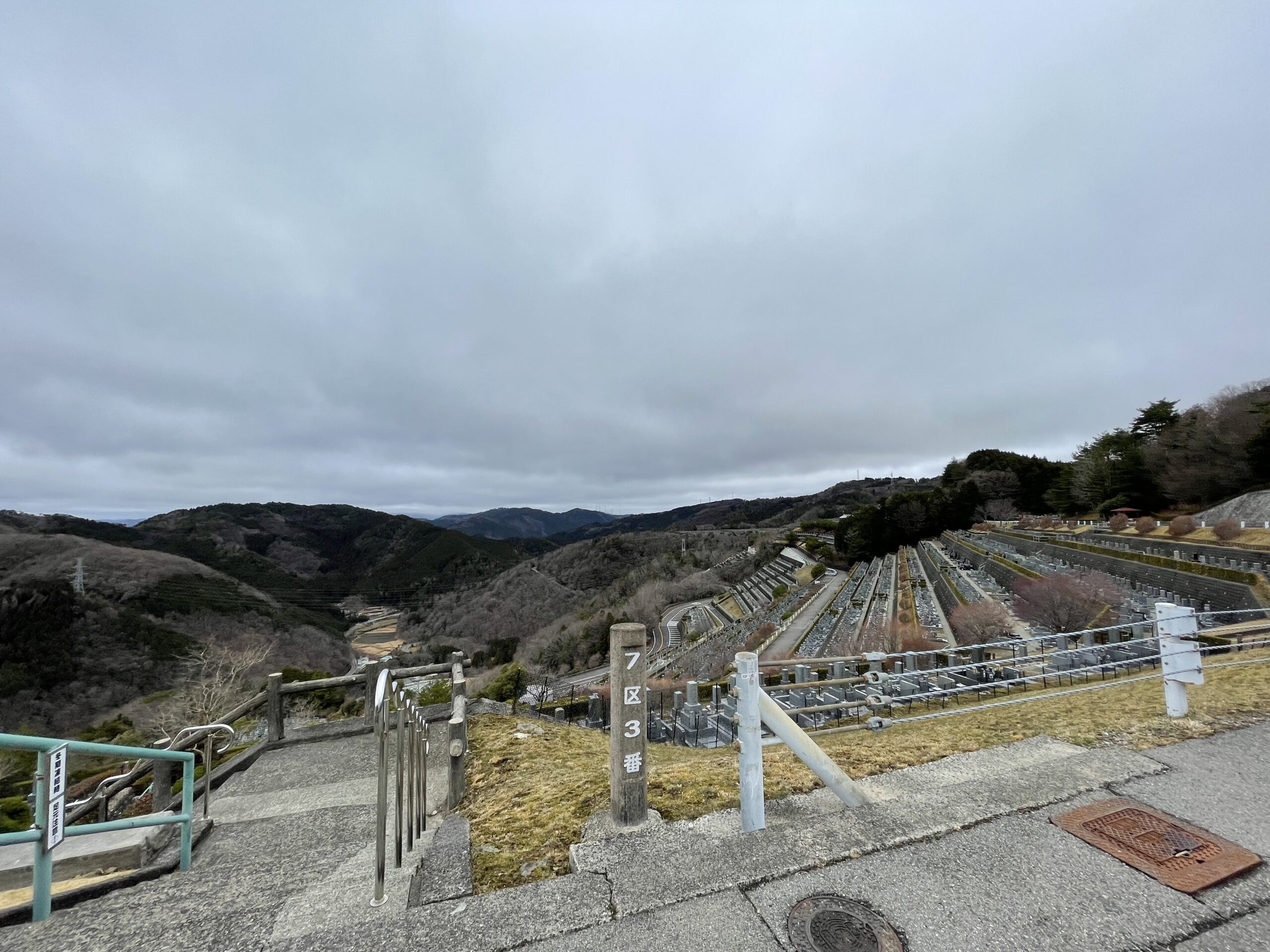 7区3番墓所上段駐車場から風景