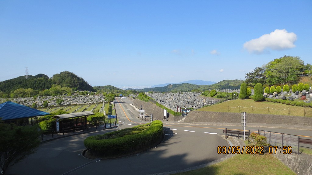 霊園北入り口から風景　