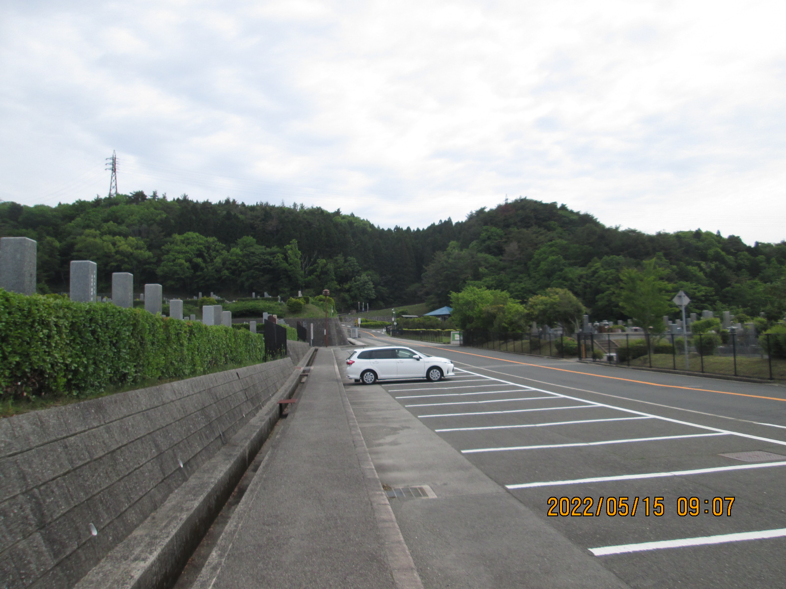 バス通り（北東方向）北口風景