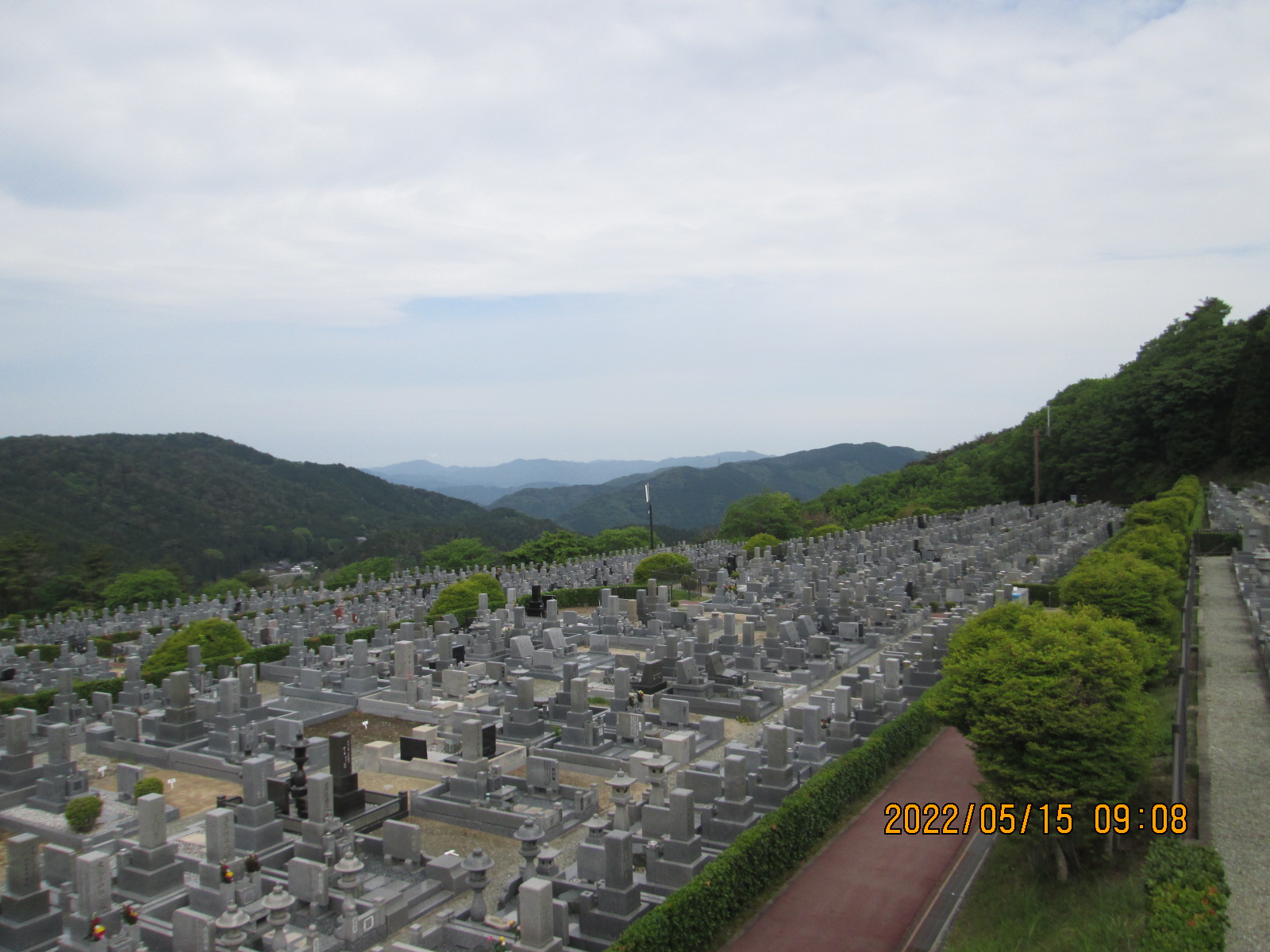 11区7番墓所から園内（北）風景