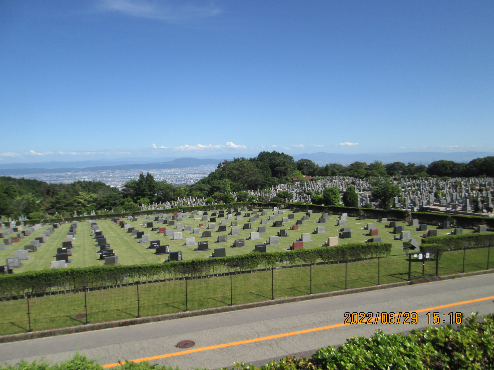 11区4番墓所から望む大阪平野風景