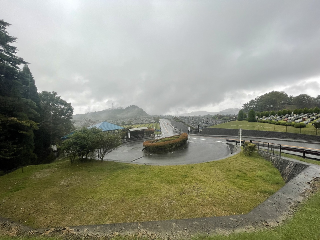 霊園北入り口から風景　