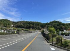 バス通り’（北東向き）北口バス停方向