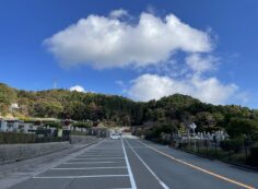 バス通り（北東方向）北口風景