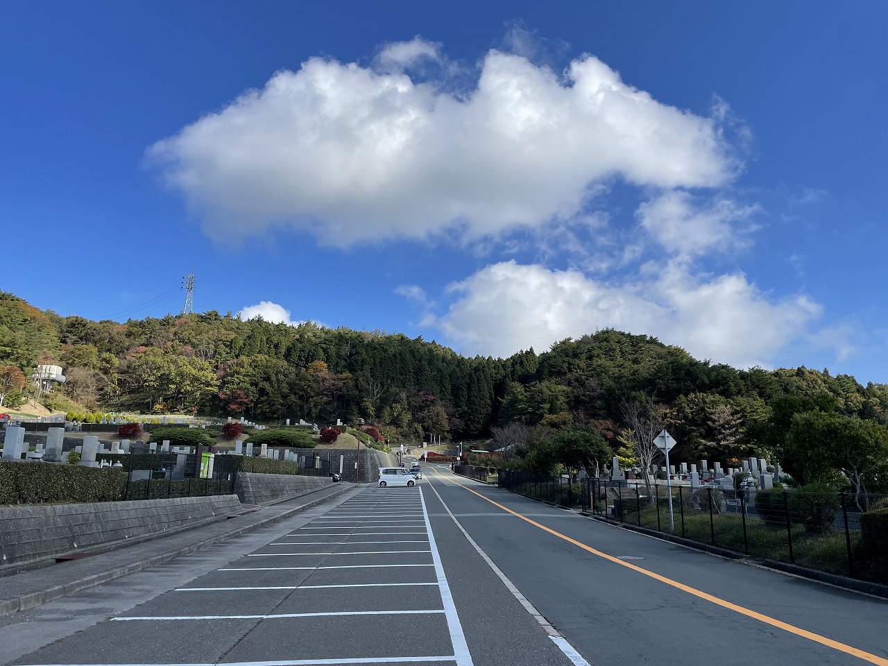 バス通り（北東方向）北口風景