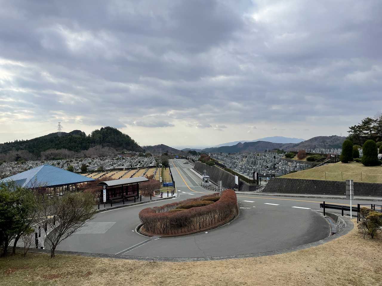 霊園北入り口から風景　