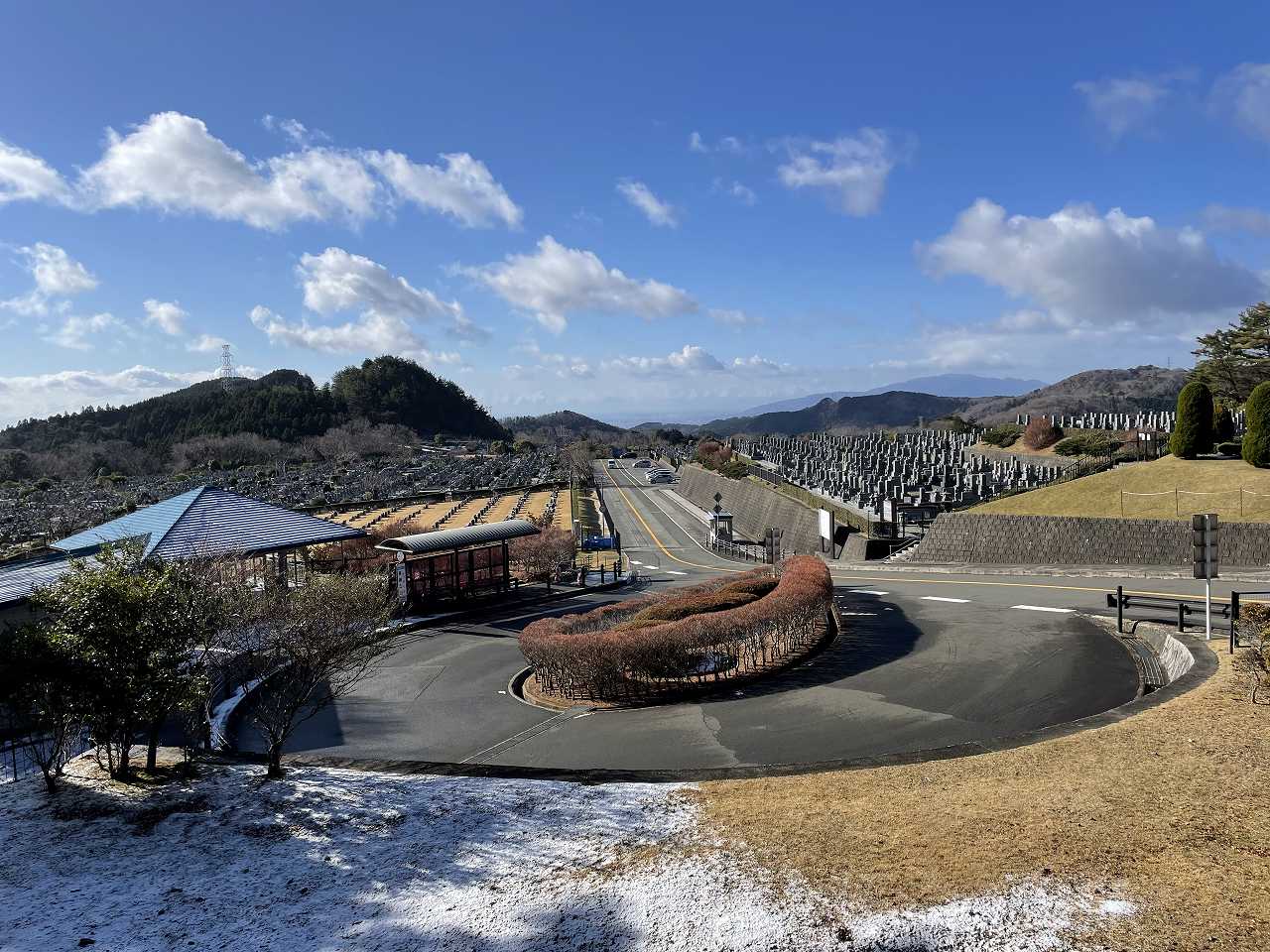 霊園北入り口から風景　