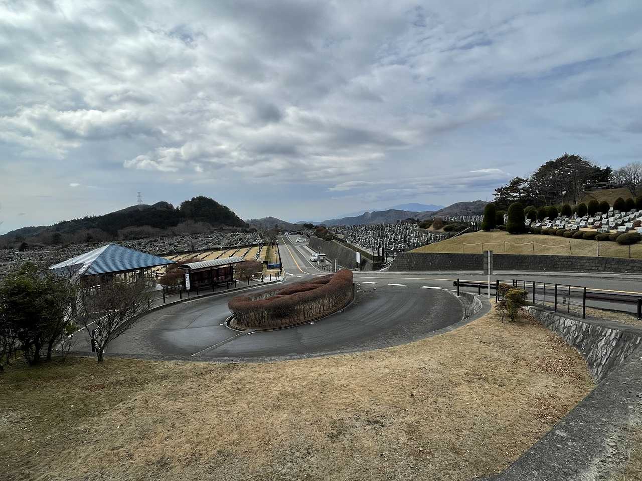 霊園北入り口から風景　