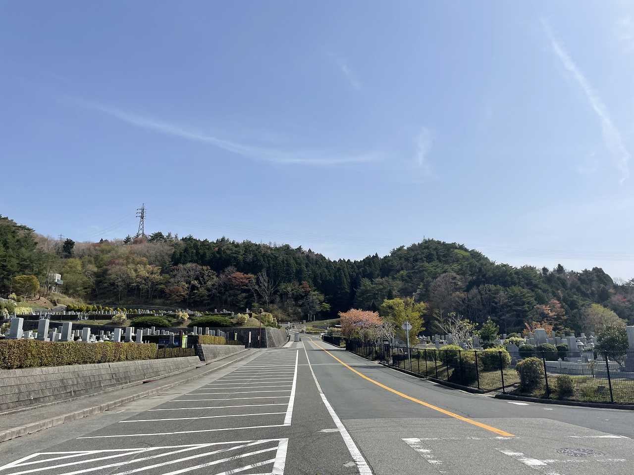 バス通り（北東向き）北口バス停方向