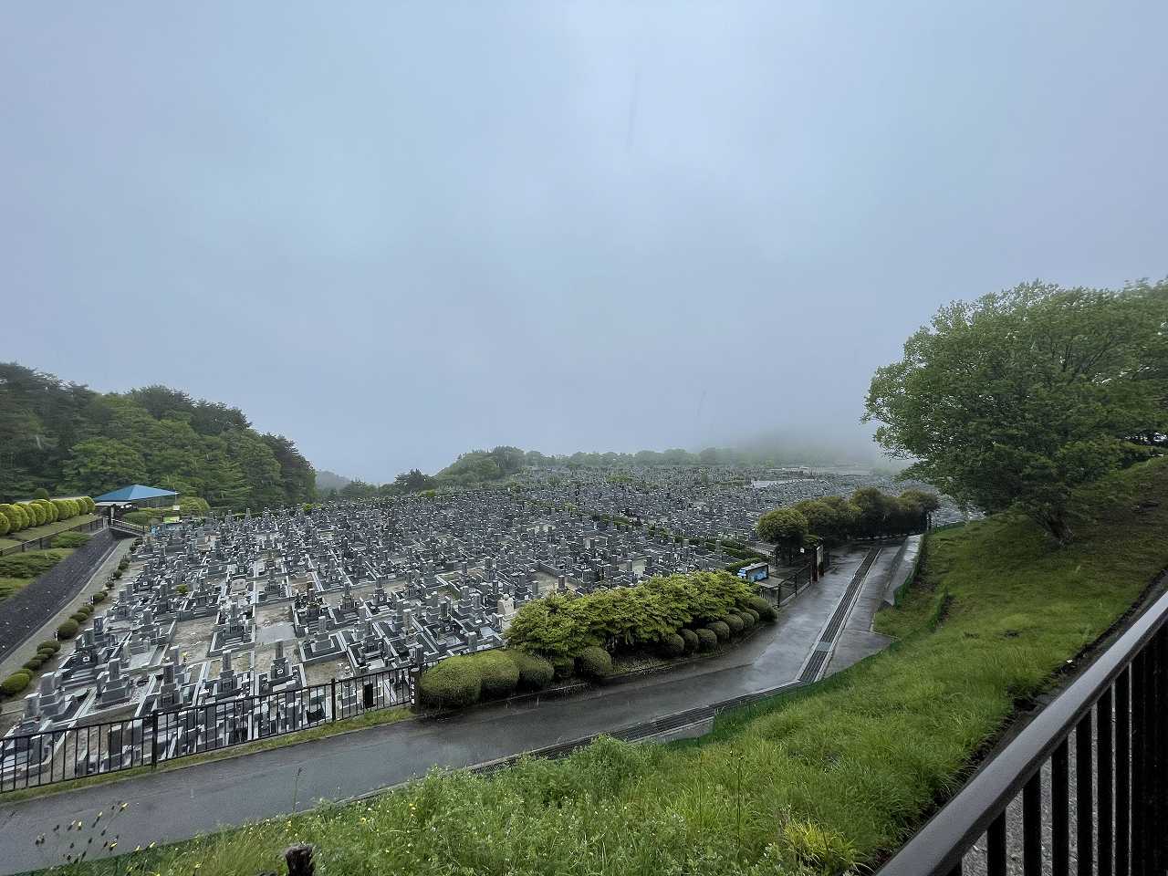 11区1番墓所から園内（南）風景