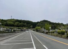 バス通り（北東方向）北口バス停風景