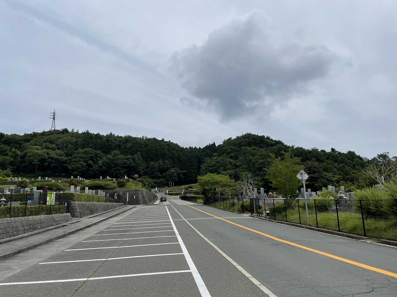 バス通り（北東方向）北口風景