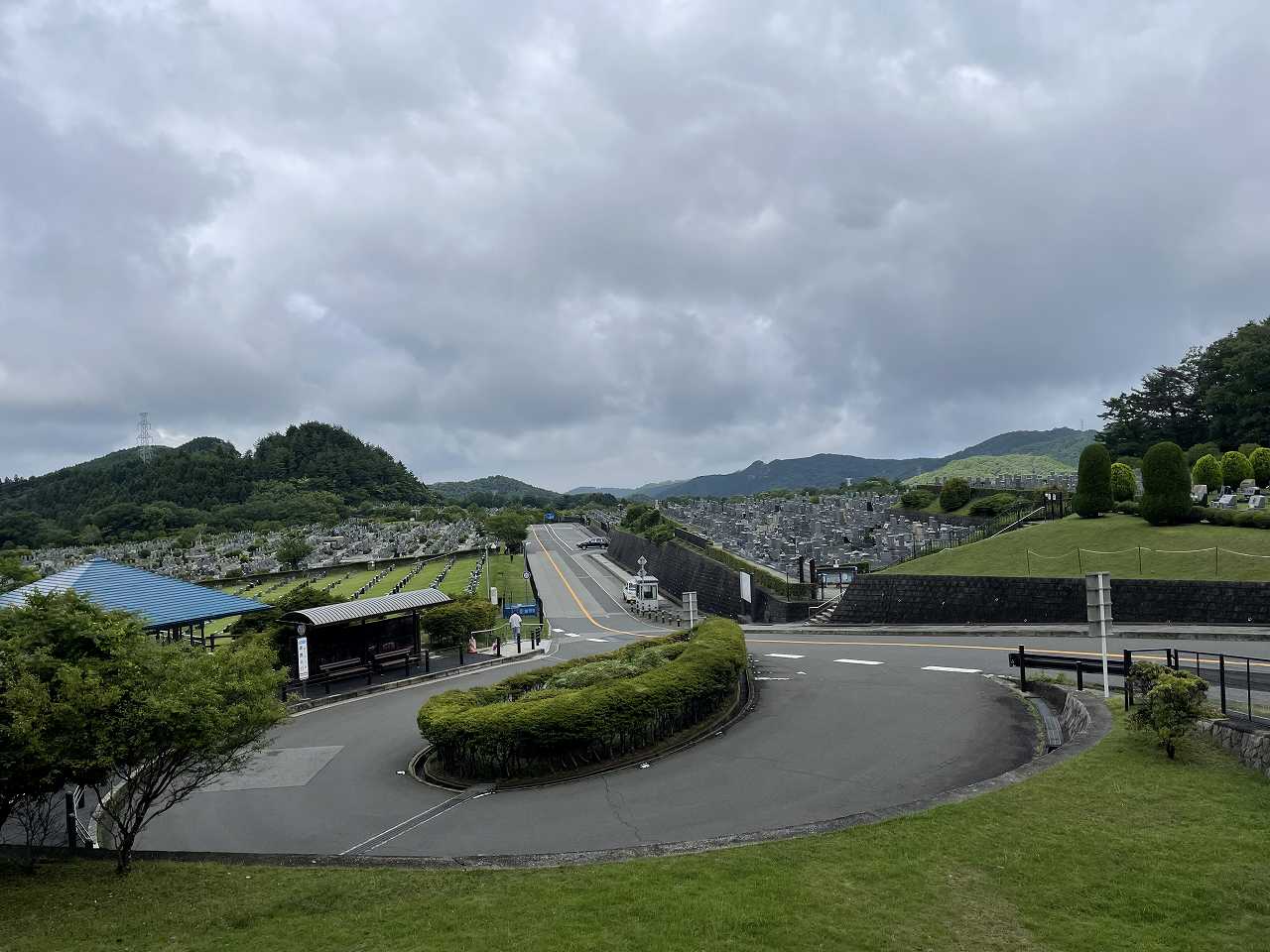 霊園北入り口から風景　①