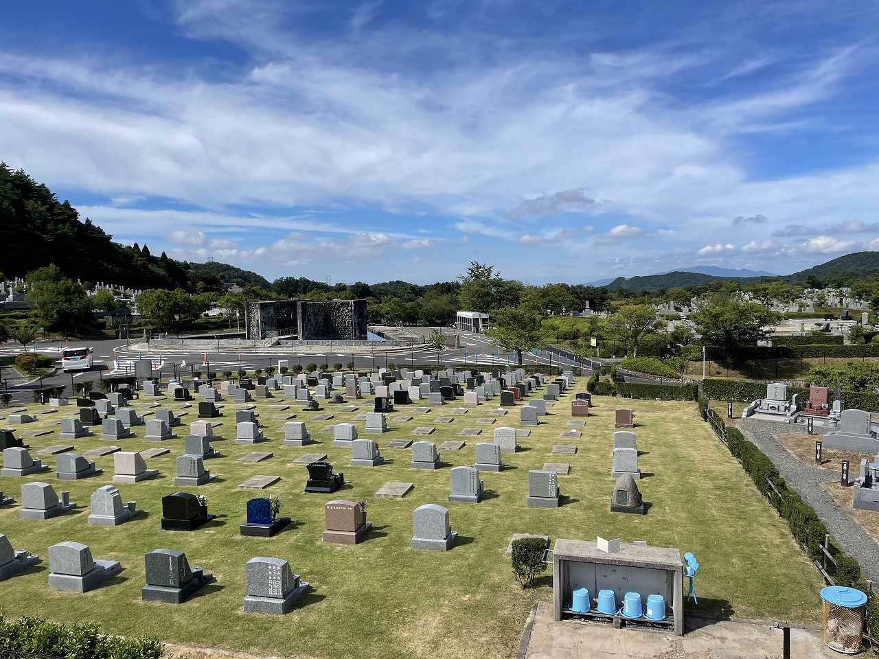 11区10番芝生墓所から（南西向き）風景