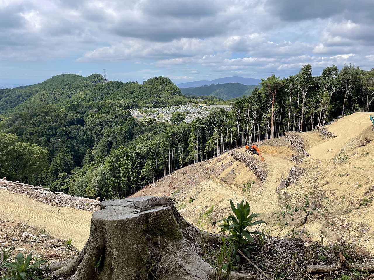 霊園北入り口手前風景