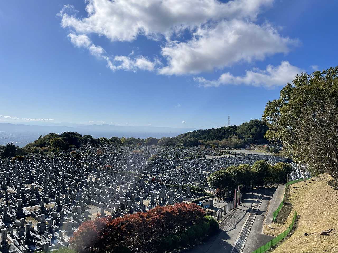 11区1番墓所から園内（南方向）