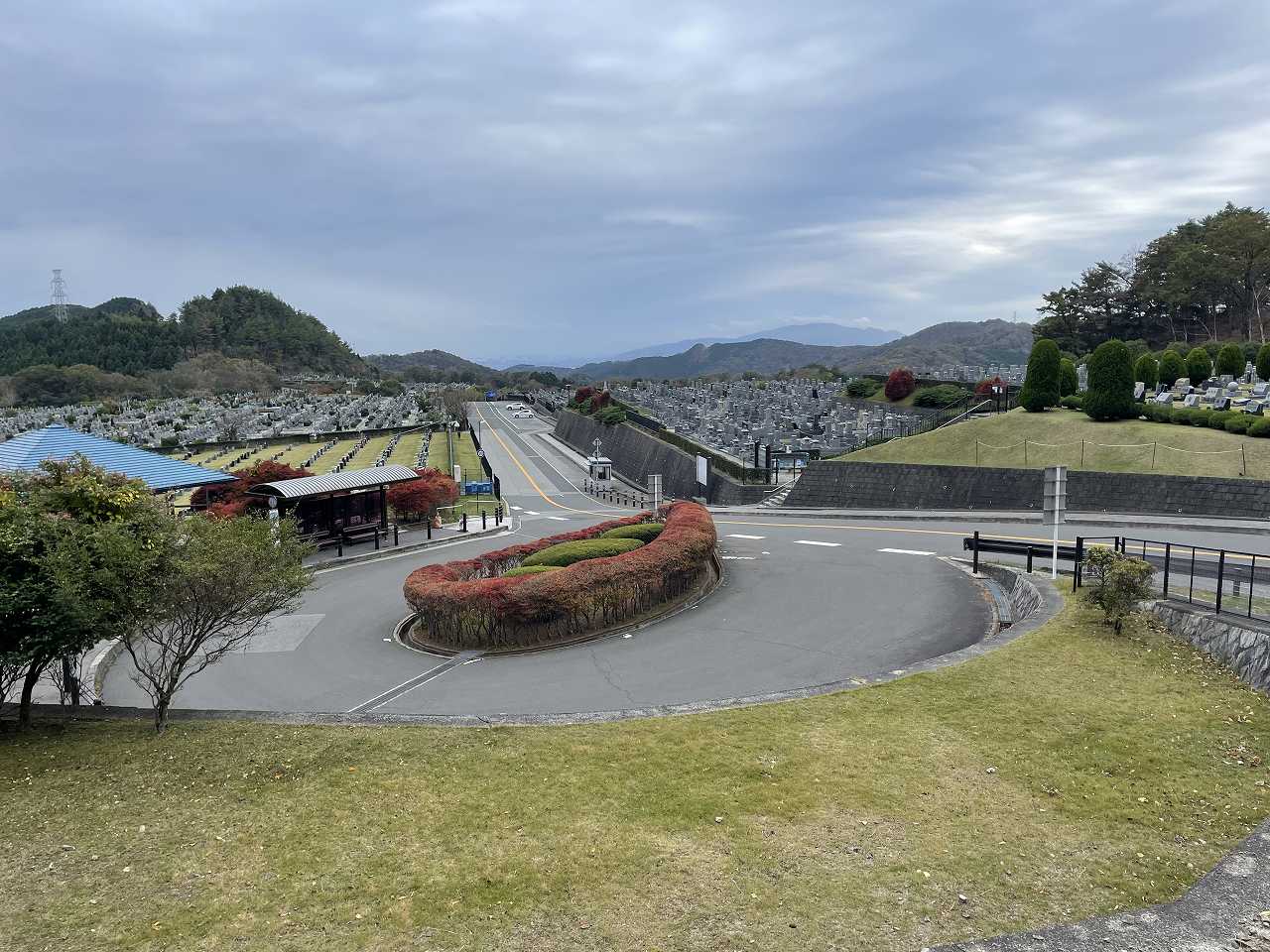 霊園北入り口から風景　